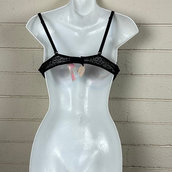 PINK Victoria’s Secret Black Lace Wear Everywhere Push Up Bra size 34B - Picture 2 of 8